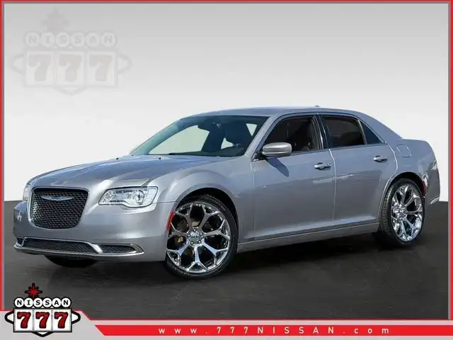 2016 Chrysler 300 Limited's photo