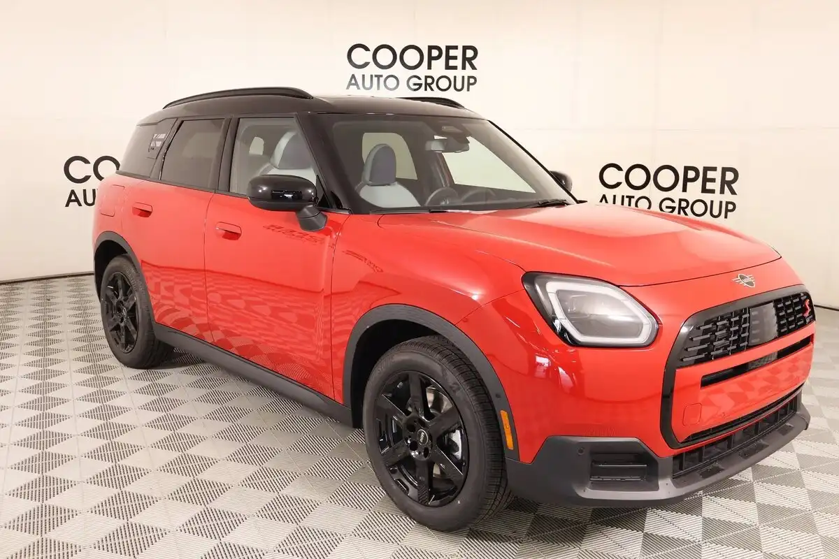 2027 MINI Countryman S ALL4 Oxford Edition's photo
