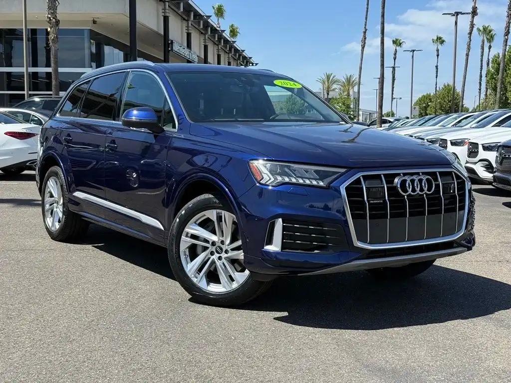 2024 Audi Q7 45 Premium Plus quattro Tiptronic's photo