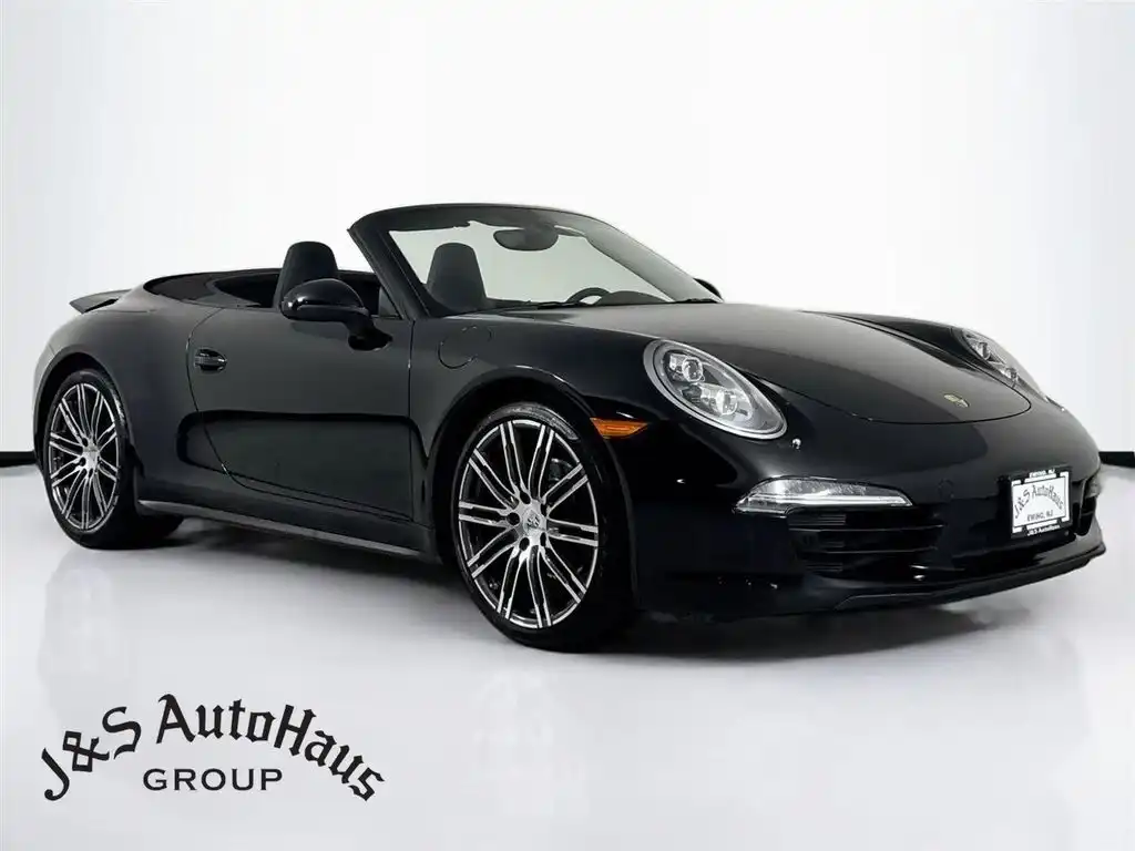 2016 Porsche 911 Carrera 4 Cabriolet's photo