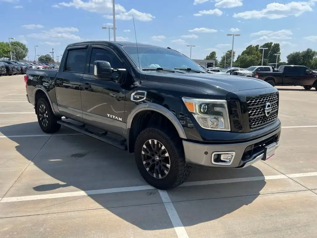 2017 Nissan Titan PRO-4X 4X4 Crew Cab's photo