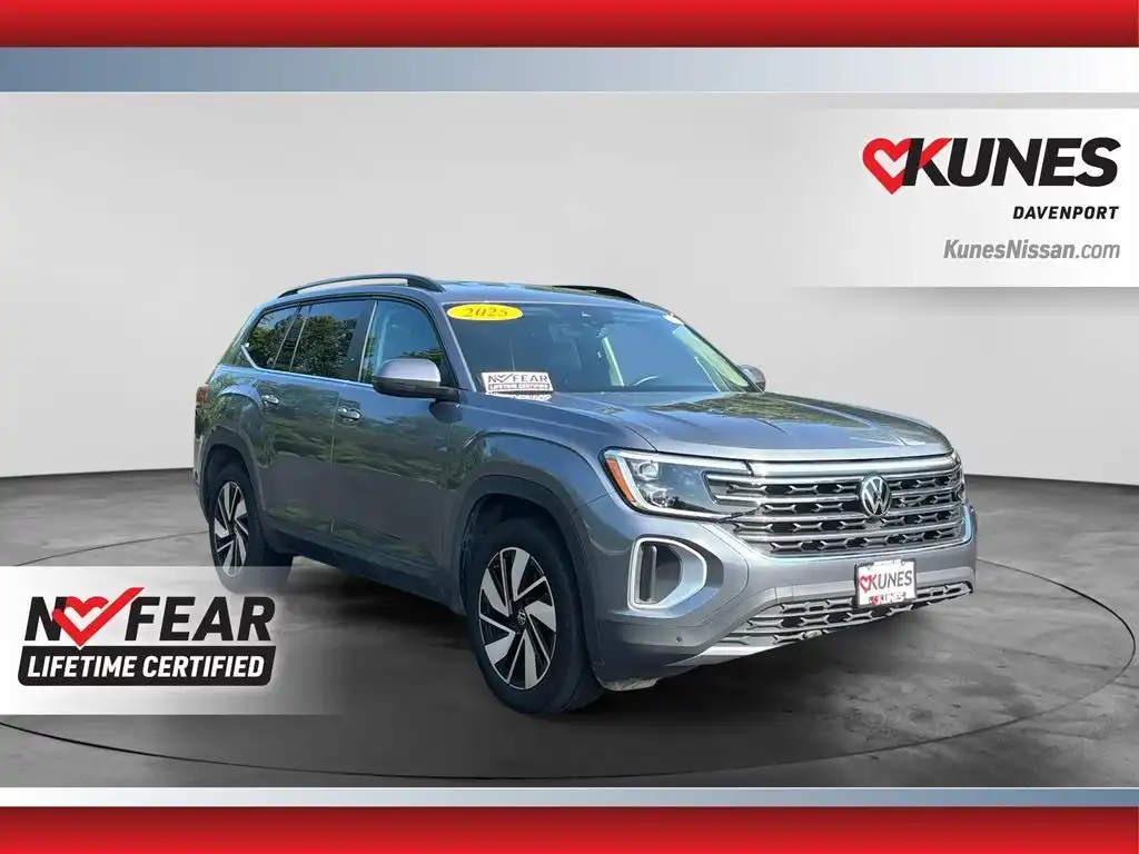 2025 Volkswagen Atlas 2.0T SE with Tech 4Motion's photo