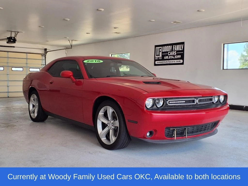 2016 Dodge Challenger R/T's photo