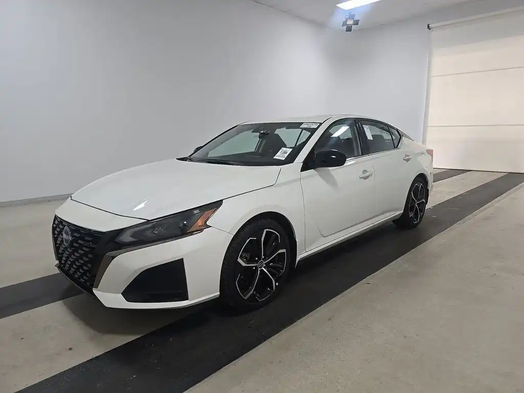 2025 Nissan Altima 2.5 SR's photo