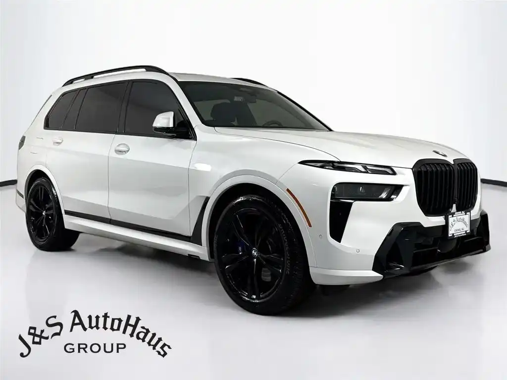 2023 BMW X7 xDrive40i's photo