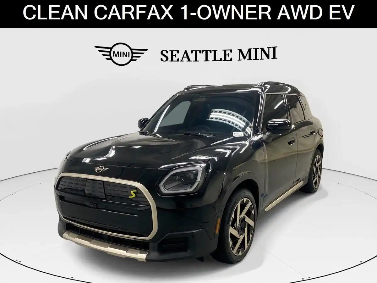 2025 MINI Countryman SE ALL4's photo