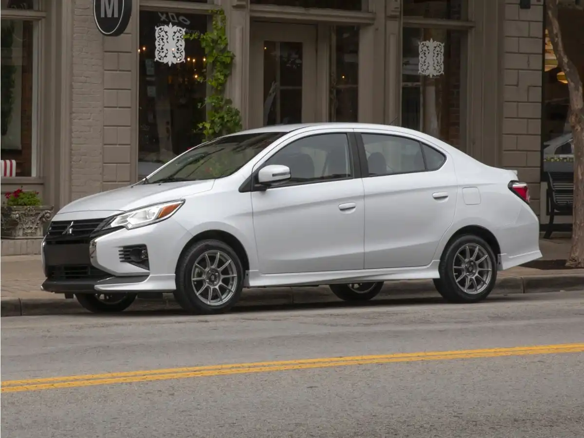 2024 Mitsubishi Mirage SE CVT's photo
