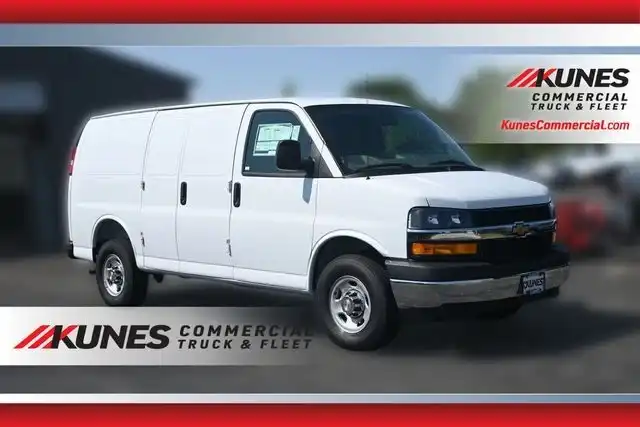 2026 Chevrolet Express 3500 Work Van HD's photo