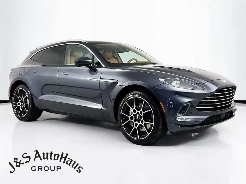 2022 Aston Martin DBX 4.0 V8 AWD's photo
