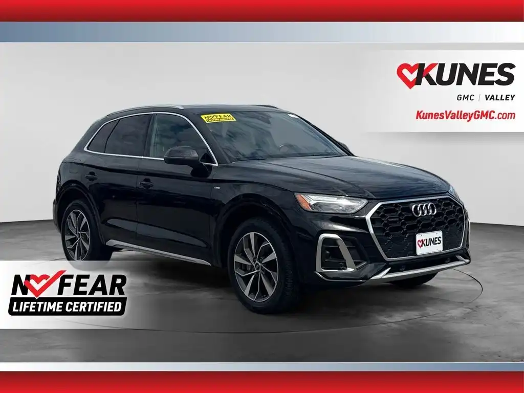 2023 Audi Q5 45 Premium Plus's photo