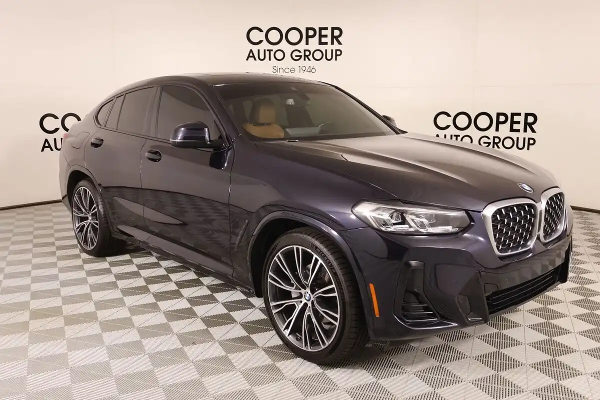 2023 BMW X4 xDrive30i's photo