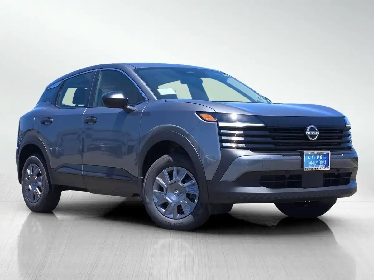 2026 Nissan Kicks 2.0 S's photo