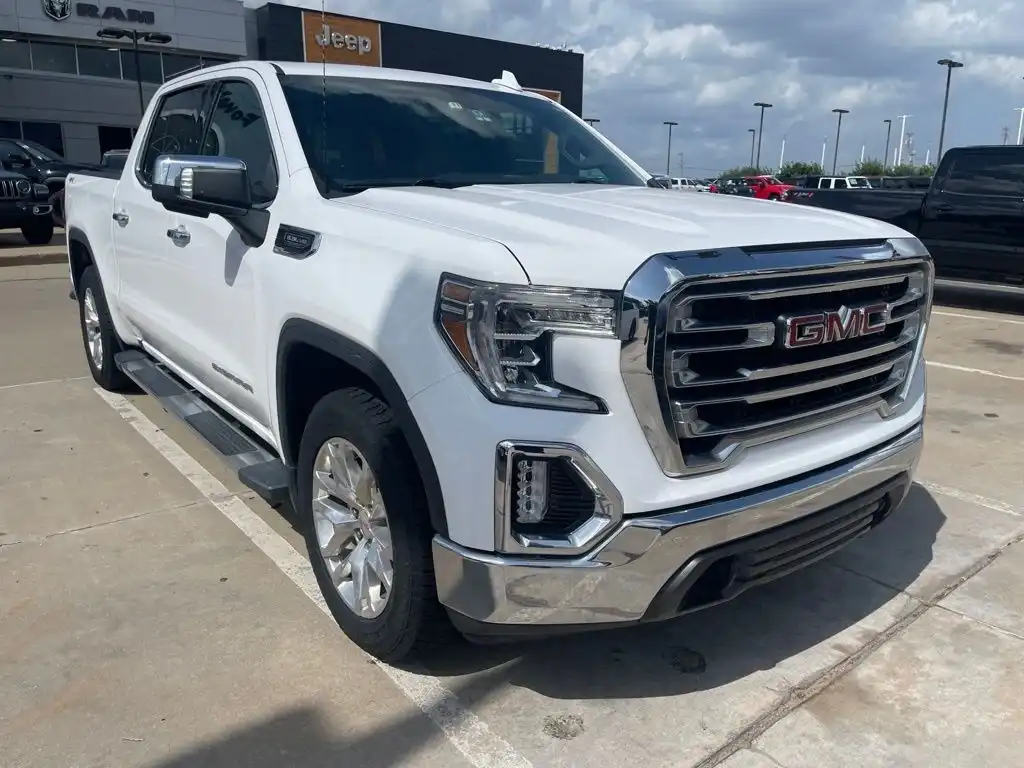 2019 GMC Sierra 4WD Crew Cab Short Box SLT's photo