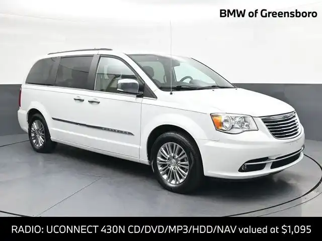 2015 Chrysler Town & Country Touring-L's photo
