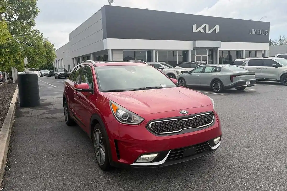 2019 Kia Niro Touring's photo