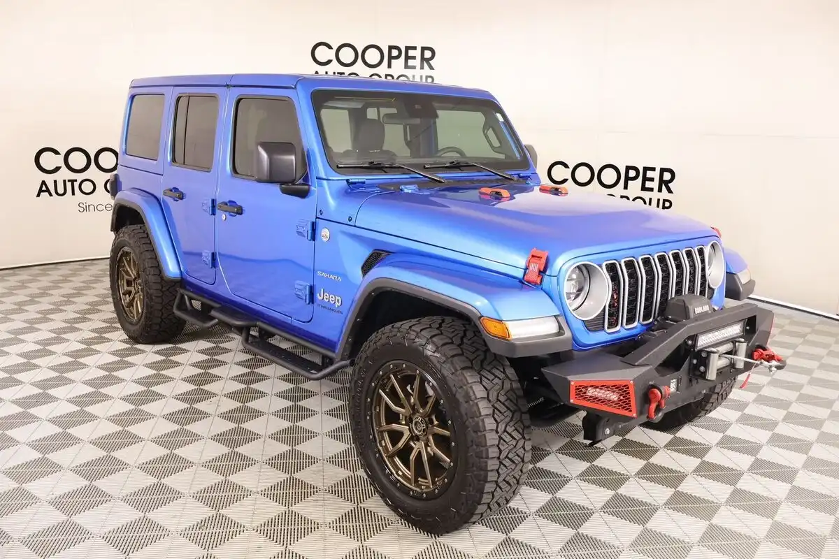 2024 Jeep Wrangler Sahara's photo