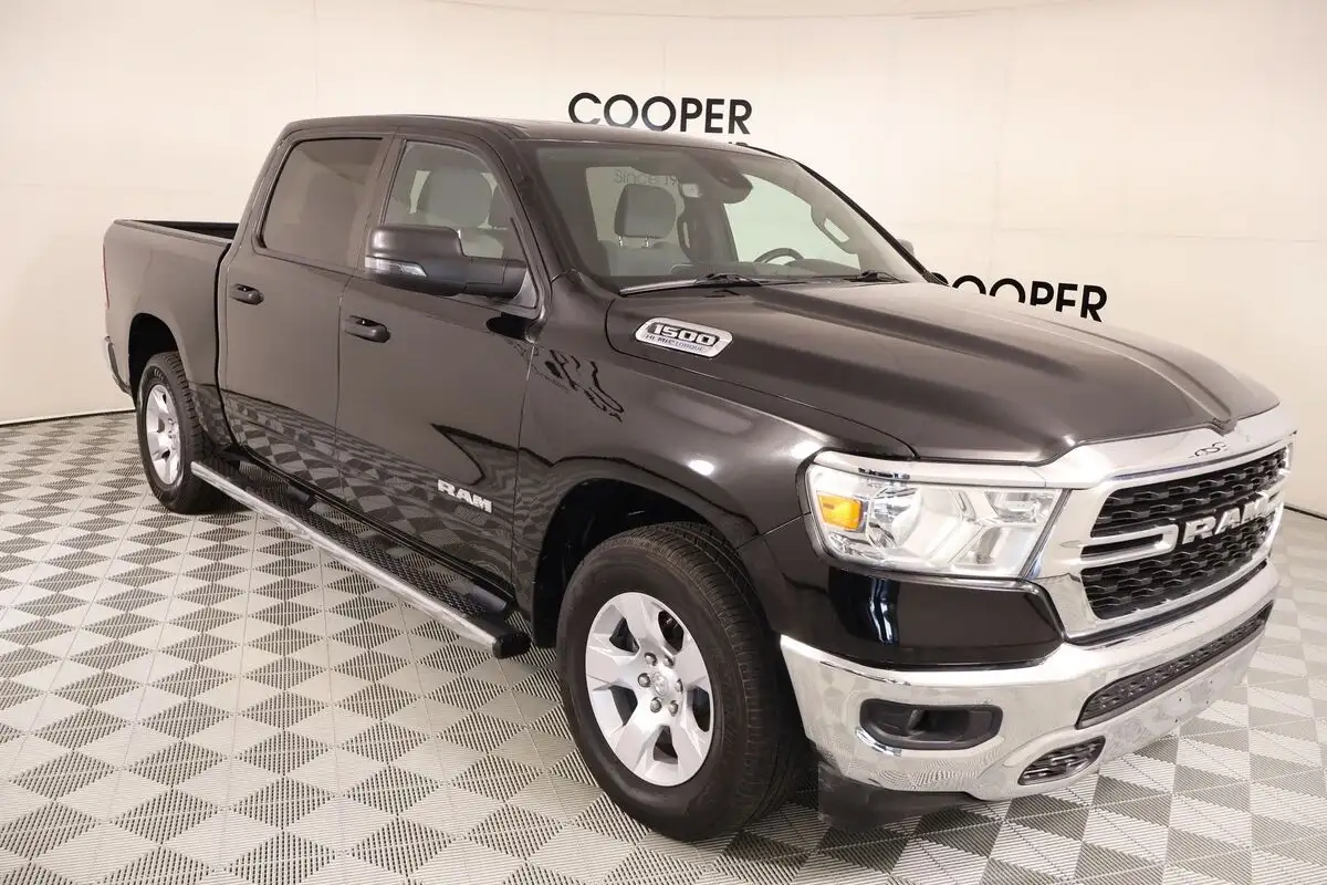 2023 RAM 1500 Big Horn/Lone Star Crew Cab 5'7's photo