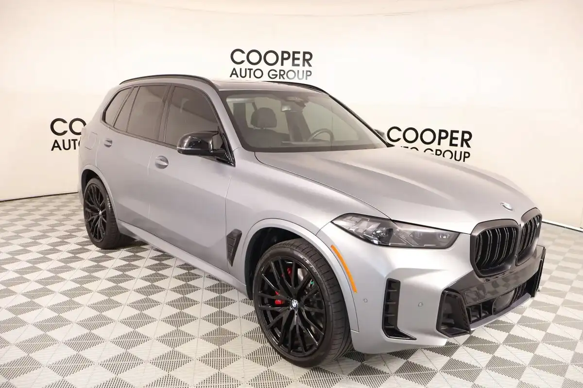 2025 BMW X5 M60i's photo