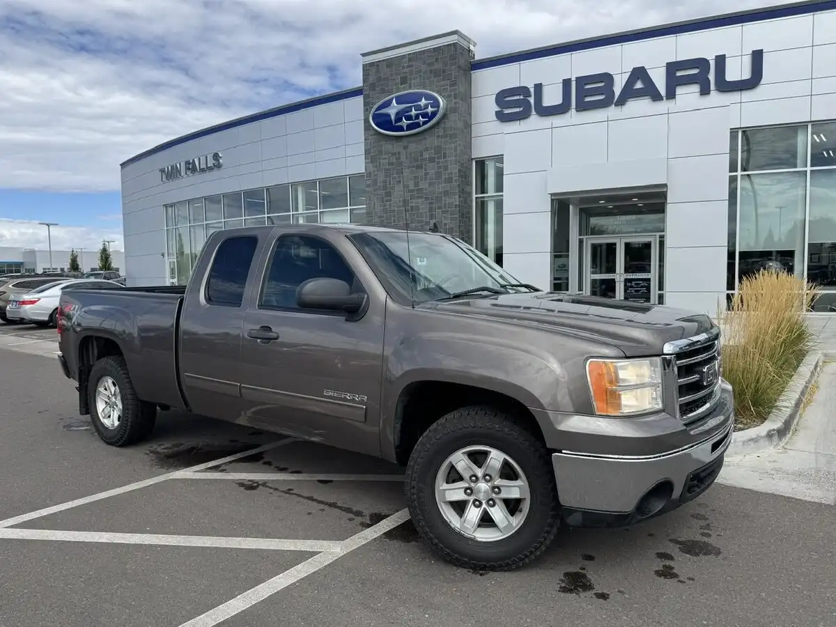 2013 GMC Sierra SLE 4WD Extended Cab MWB's photo