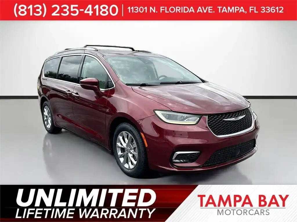 2021 Chrysler Pacifica Touring L's photo