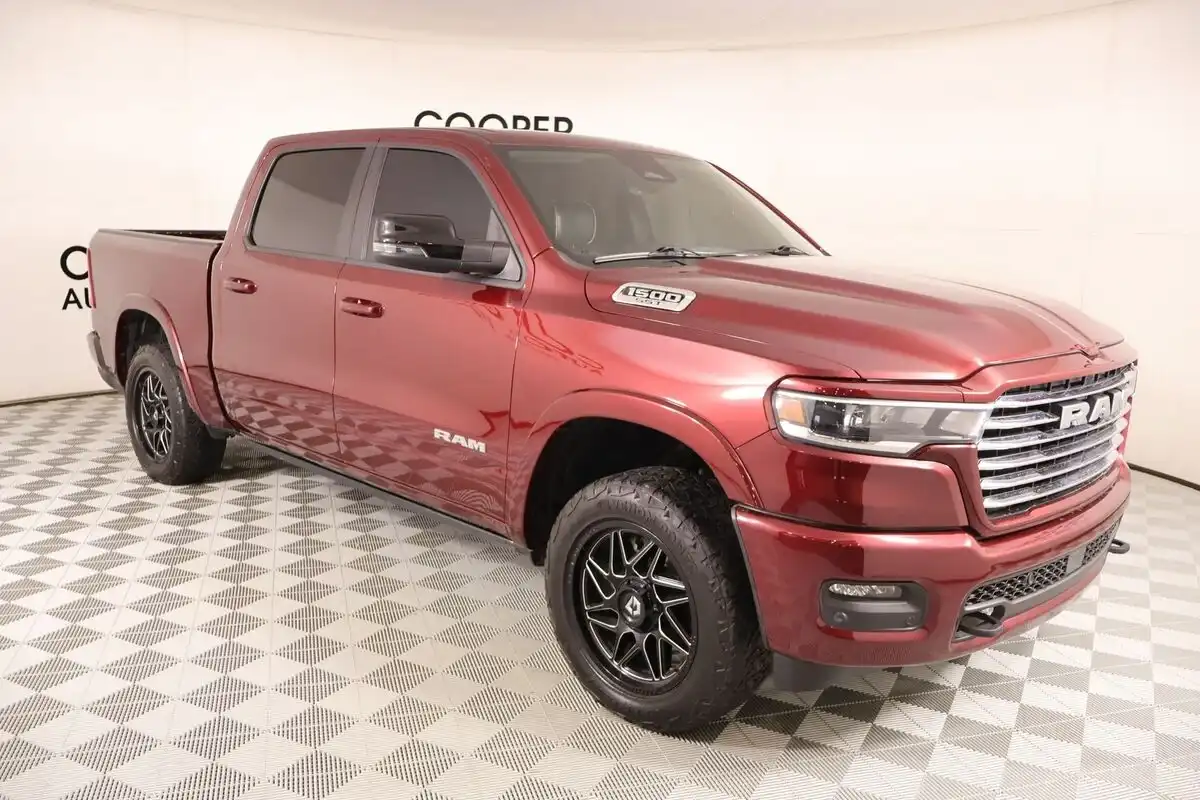 2025 RAM 1500 Laramie 4x4 Crew Cab 5'7's photo