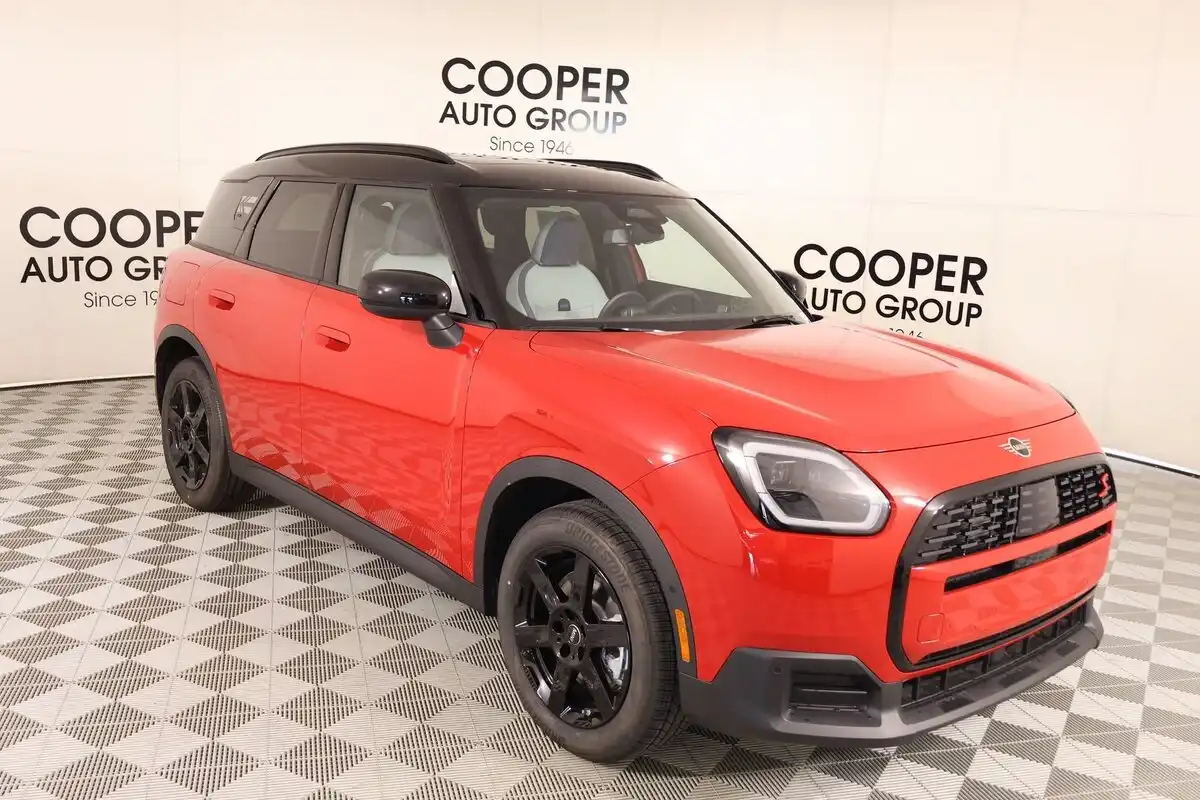 2027 MINI Countryman S ALL4 Oxford Edition's photo