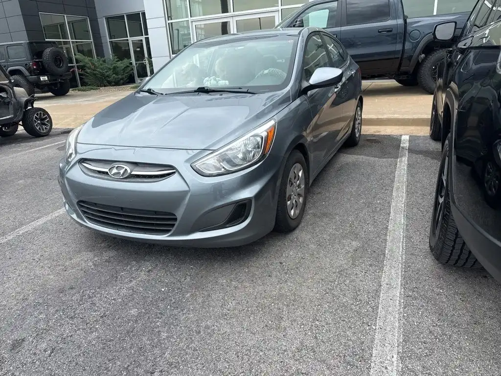 2017 Hyundai Accent SE 4-Door 6-Speed Automatic's photo