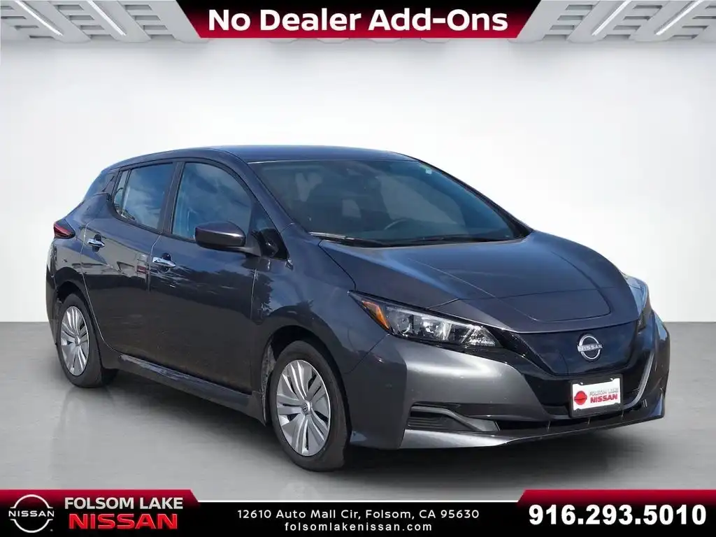 2025 Nissan Leaf S's photo
