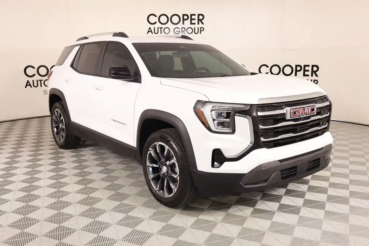 2025 GMC Terrain Elevation AWD's photo