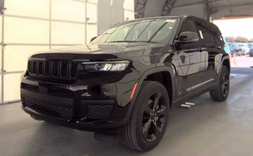 2023 Jeep Grand Cherokee L Altitude 4WD's photo