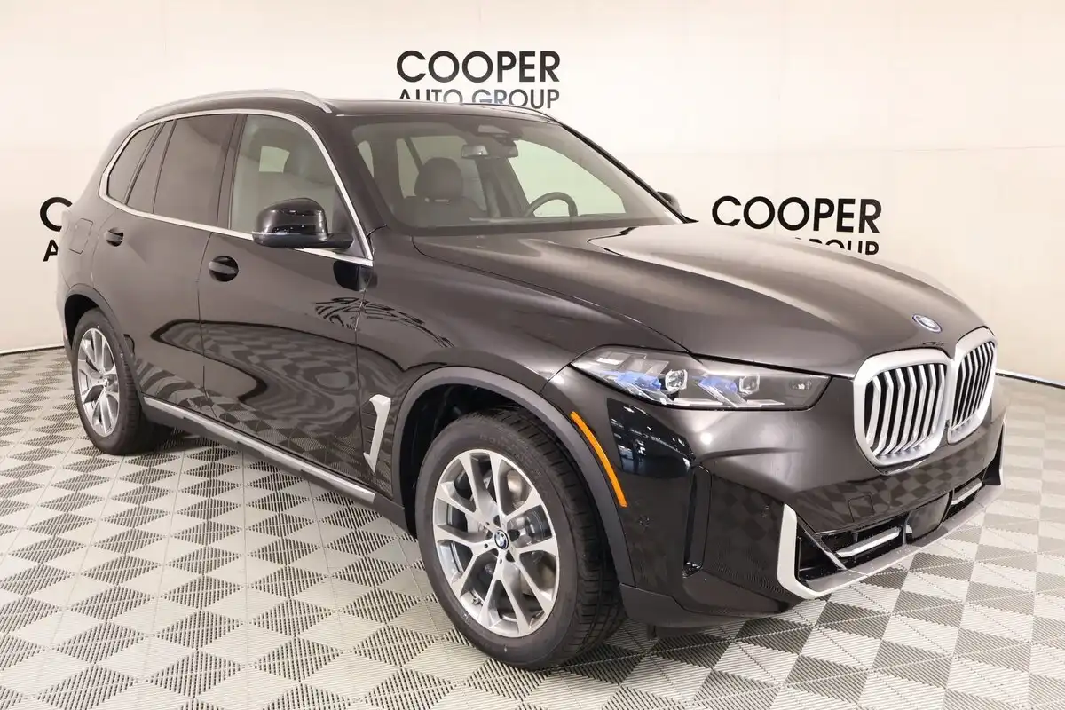 2026 BMW X5 xDrive50e's photo