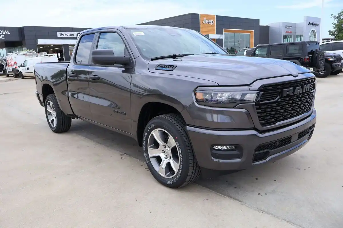 2026 RAM 1500 Express 4x4 Quad Cab 6'4's photo