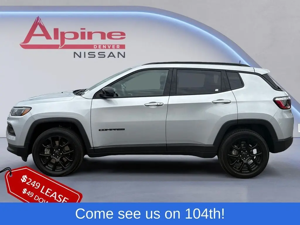 2025 Jeep Compass Latitude 4X4 photo 3