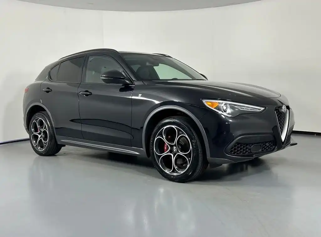 2023 Alfa Romeo Stelvio Ti AWD's photo