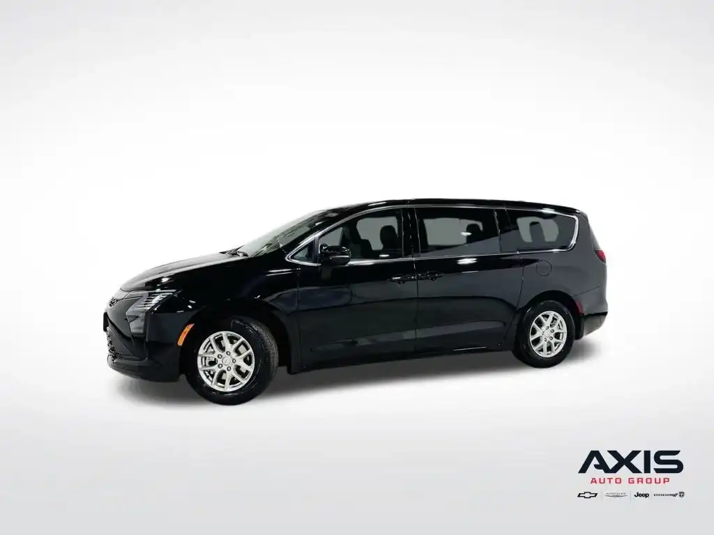 2027 Chrysler Pacifica Select's photo