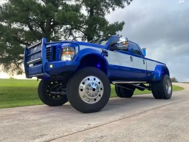 2009 Ford F-350 XLT 4x4 Crew Cab 172-In DRW's photo
