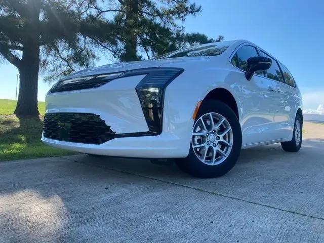 Vehicle Image 2