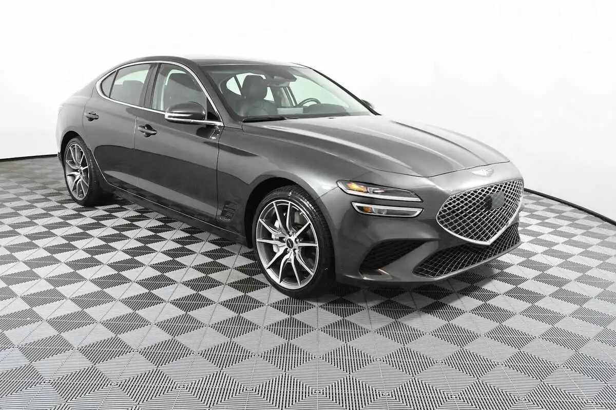 2025 Genesis G70 2.5T Standard's photo