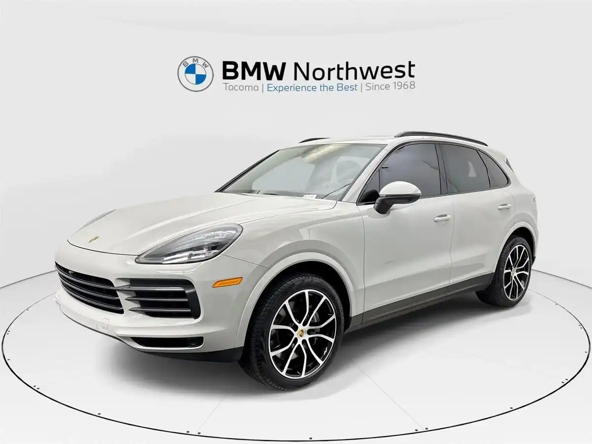 2022 Porsche Cayenne Platinum Edition's photo