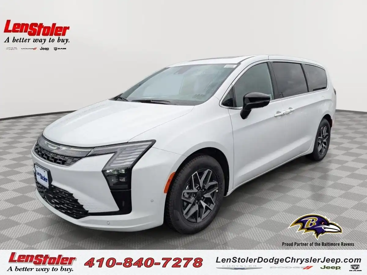2027 Chrysler Pacifica Limited's photo