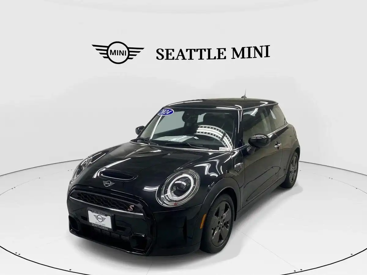 2024 MINI Hardtop Cooper S's photo