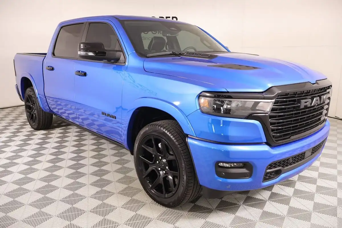 2025 RAM 1500 Laramie 4x4 Crew Cab 5'7's photo