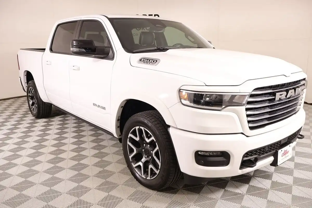 2025 RAM 1500 Laramie 4x4 Crew Cab 5'7's photo