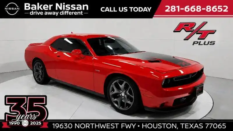 2015 Dodge Challenger R/T Plus's photo