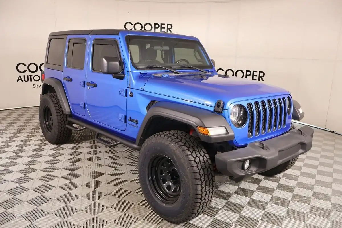 2022 Jeep Wrangler Altitude's photo