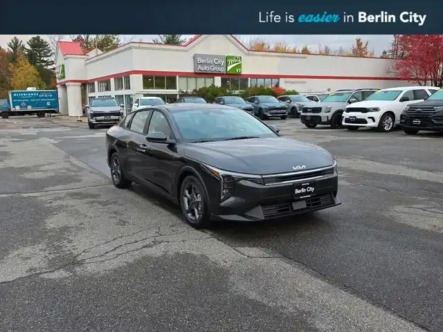 2026 Kia K4 LXS AT's photo