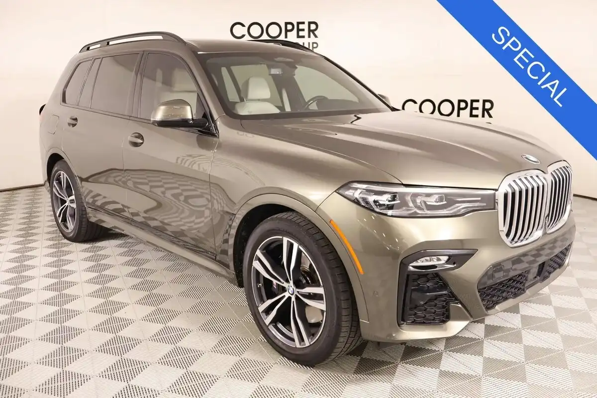 2022 BMW X7 xDrive40i's photo