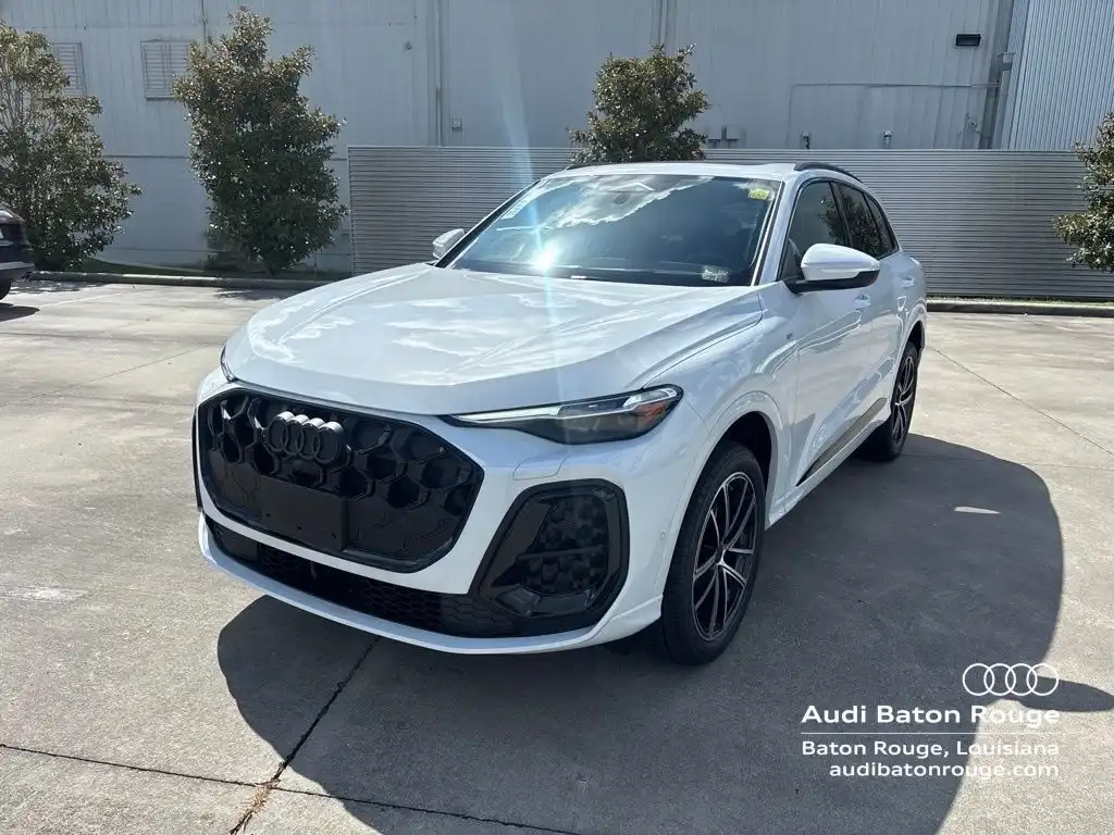 2026 Audi Q5 Premium Plus quattro's photo