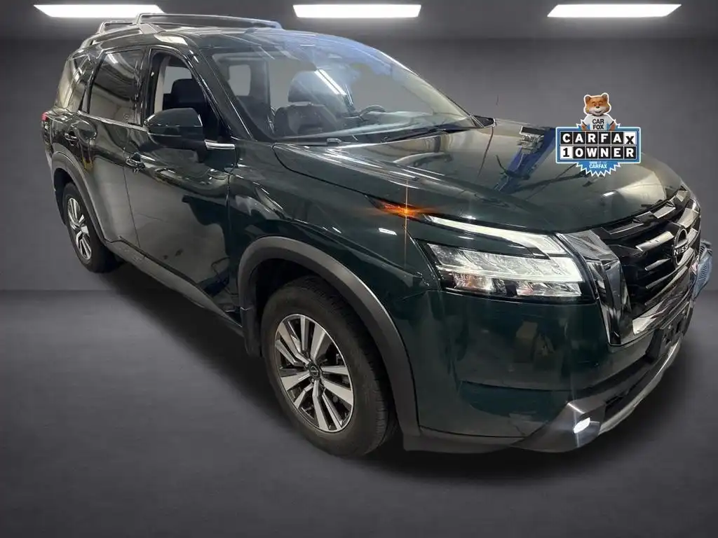 2022 Nissan Pathfinder SL 2WD's photo