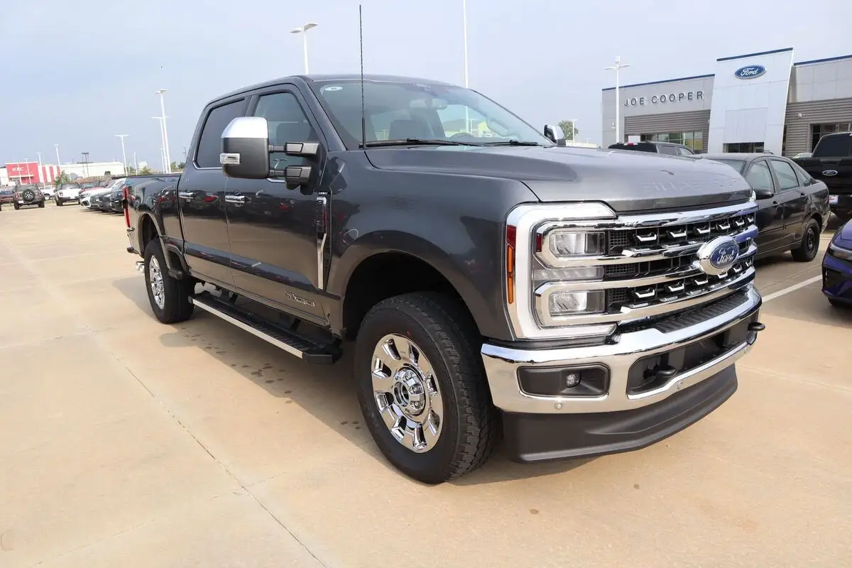 2026 Ford F-250 Lariat 4WD Crew Cab 6-3/4' Box photo 1